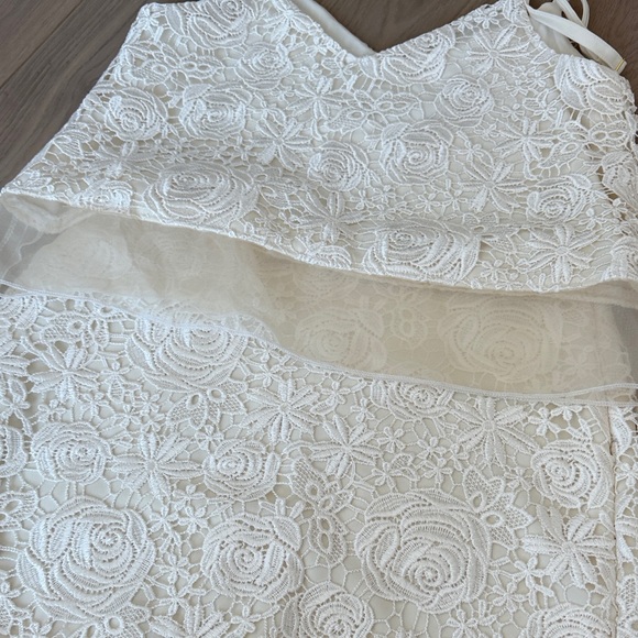 Sheer Ivory Set - Picture 2 of 2